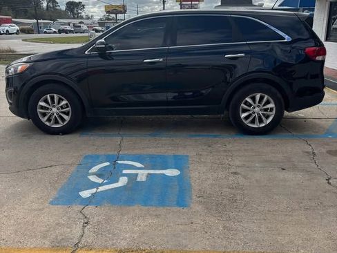 Used 2017 Kia Sorento L image 5