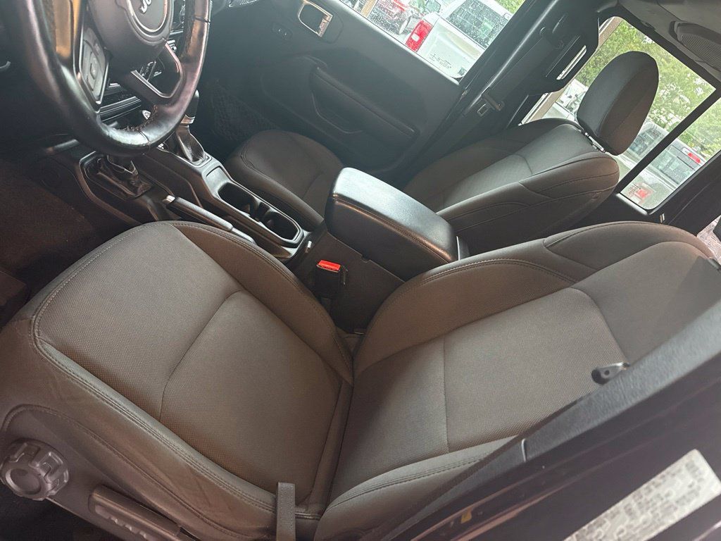 Used 2021 Jeep Wrangler Unlimited Sport AWD/4WD image 9