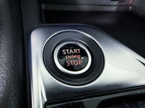 Used 2020 Nissan Sentra SV image 18