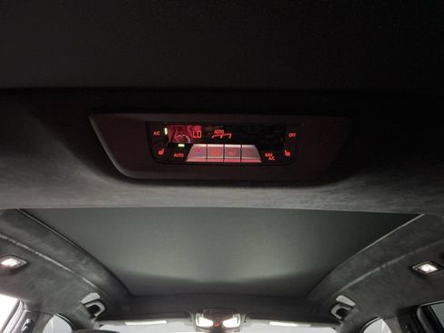 Certified 2025 BMW X7 M60i AWD/4WD image 29