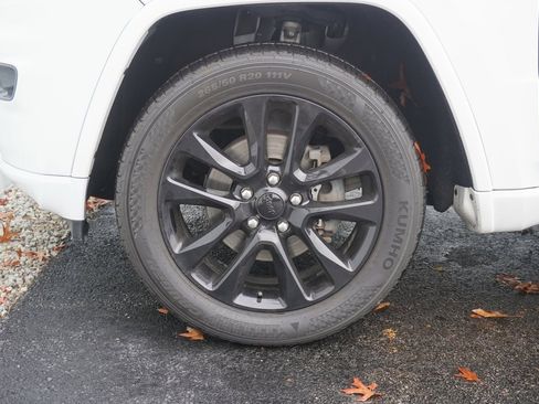 Used 2020 Jeep Grand Cherokee Altitude image 6