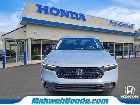 Used 2025 Honda Accord SE image 2