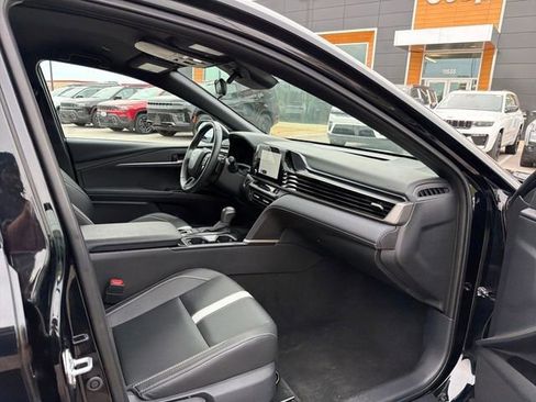 Used 2025 Toyota Camry SE FWD image 34