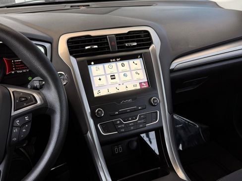 Used 2019 Ford Fusion SE FWD image 32