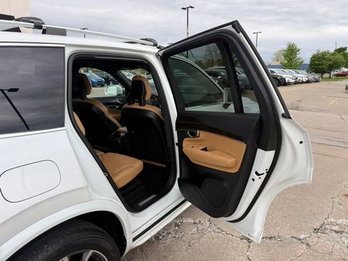 Used 2018 Volvo XC90 T6 Momentum w/ Convenience Package AWD/4WD image 23