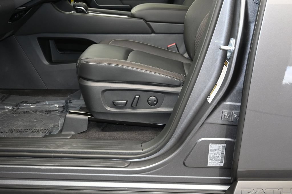 New 2026 Nissan Pathfinder SL w/ Cargo Package FWD image 21