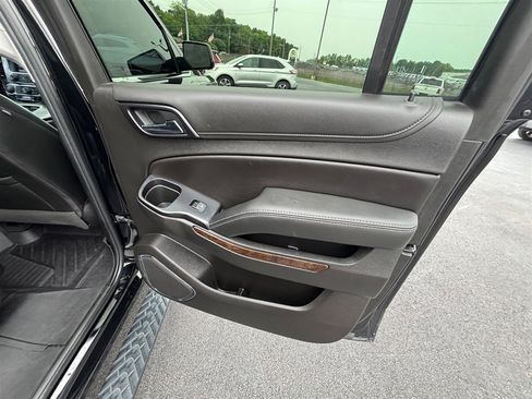 Used 2019 Chevrolet Suburban LT AWD/4WD image 28