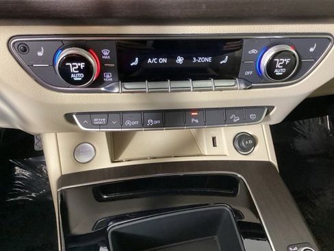 Used 2023 Audi Q5 2.0T Premium w/ Convenience Package image 24