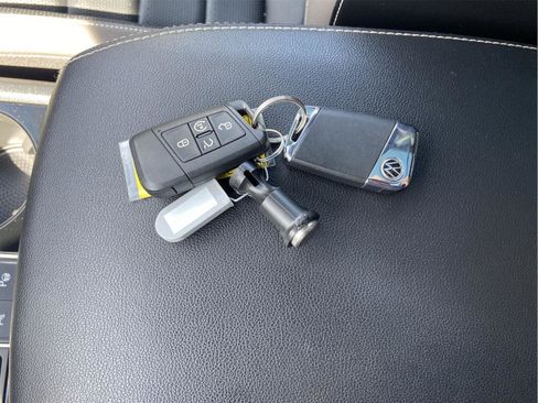 Used 2022 Volkswagen Atlas Cross Sport SEL Premium R-Line image 74