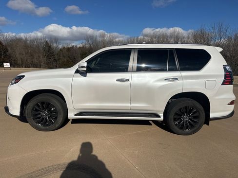 Used 2022 Lexus GX 460 Premium image 2