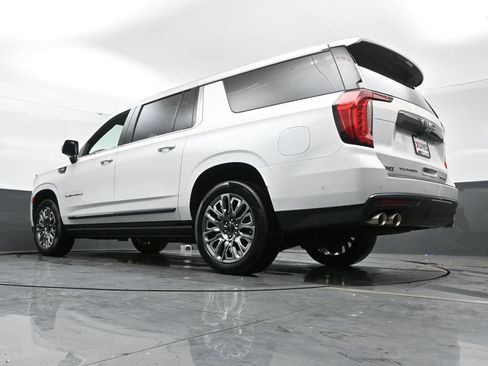 Used 2023 GMC Yukon XL Denali Ultimate AWD/4WD image 51