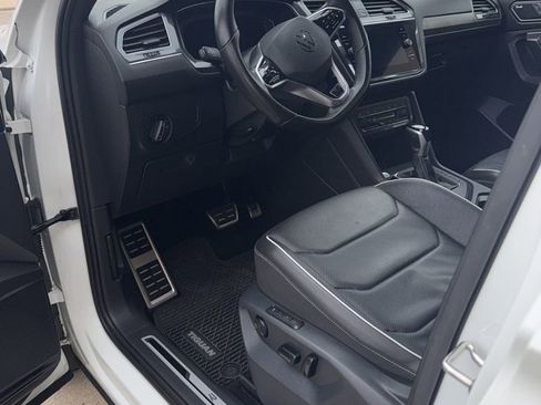 Certified 2022 Volkswagen Tiguan SEL R-Line image 13