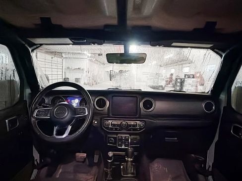 Used 2023 Jeep Wrangler Sahara w/ Cold Weather Group image 10