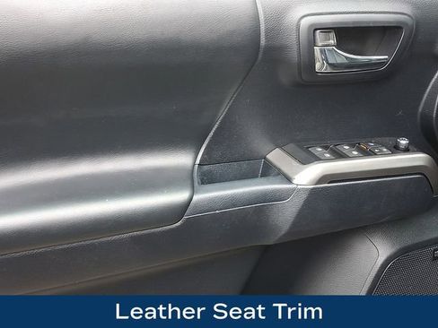 Used 2018 Toyota Tacoma Limited image 15