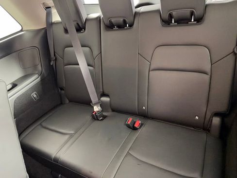 Used 2025 Nissan Pathfinder SL FWD image 29