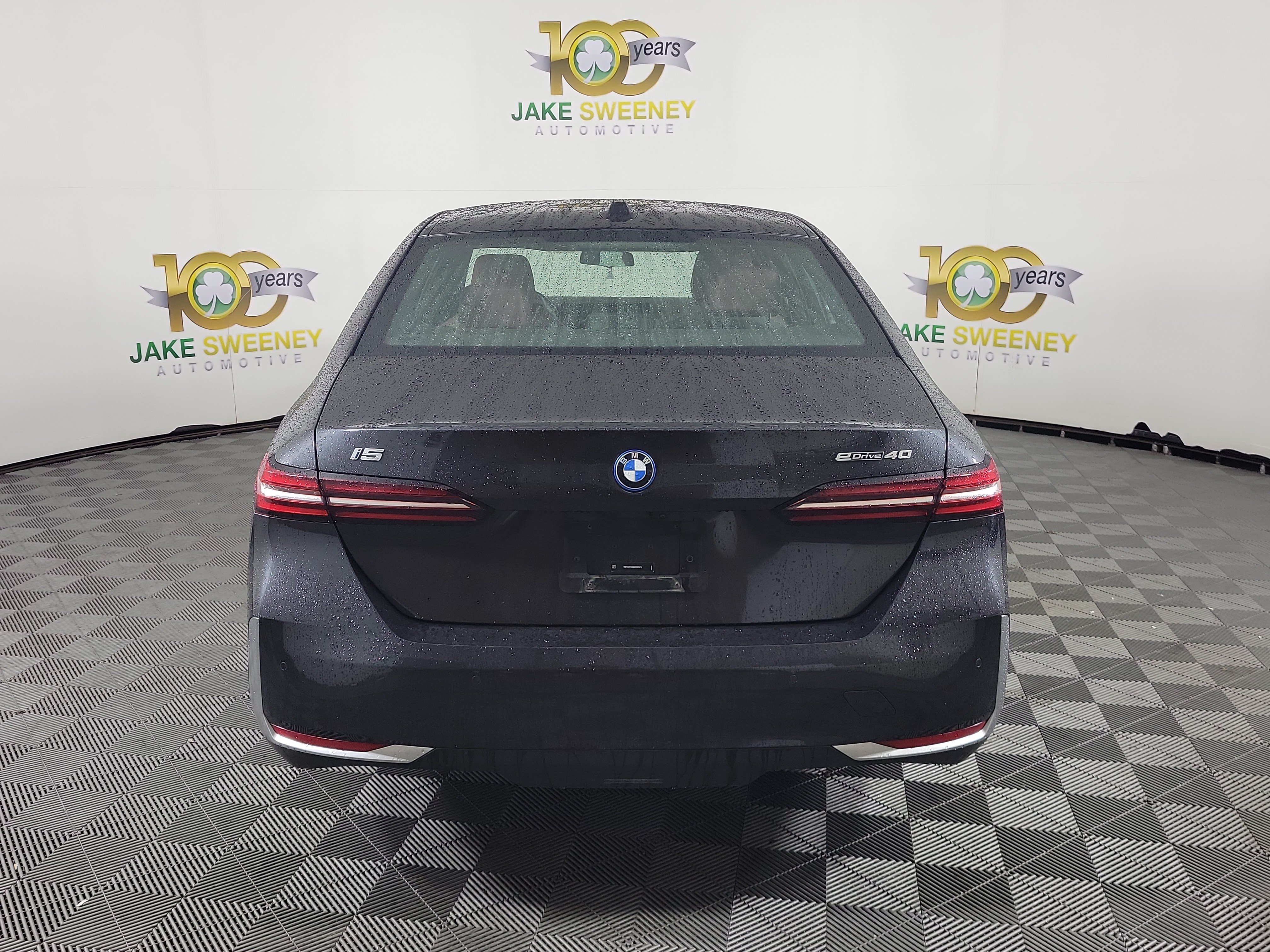 Used 2024 BMW i5 eDrive40i w/ Premium Package RWD image 3