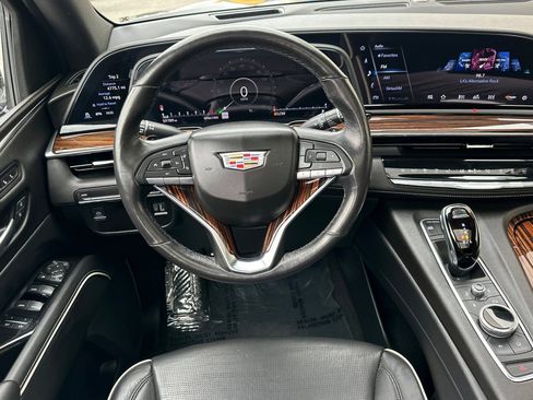 Used 2021 Cadillac Escalade Premium Luxury RWD image 17
