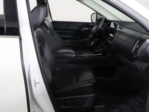 Used 2023 Nissan Pathfinder SL w/ Cargo Package image 27