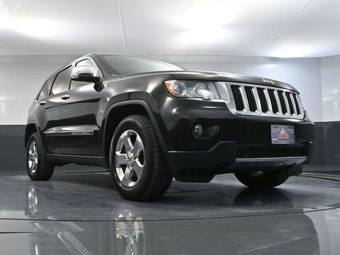 Used 2011 Jeep Grand Cherokee Limited image 49