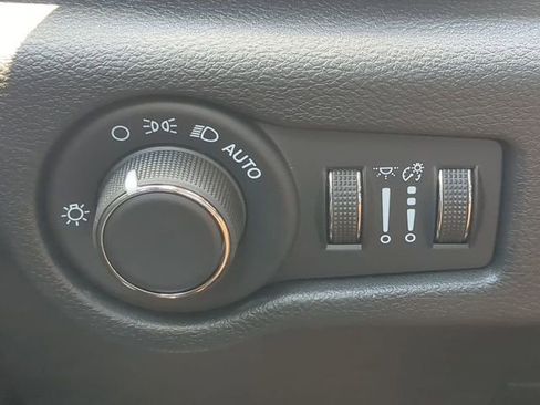 New 2026 Chrysler Voyager LX image 28