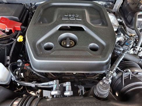Used 2025 Jeep Wrangler Unlimited Sport AWD/4WD image 28