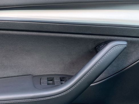 Used 2023 Tesla Model Y Long Range image 17