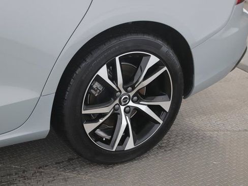 Used 2025 Volvo S60 B5 Core image 14