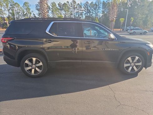 Used 2023 Chevrolet Traverse LT w/ LT Premium Package image 7