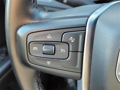 Used 2024 GMC Yukon SLT image 18