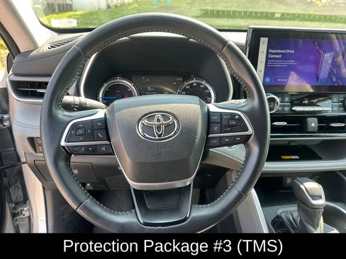 Used 2023 Toyota Highlander XLE w/ Protection Package #3 (TMS) AWD/4WD image 8