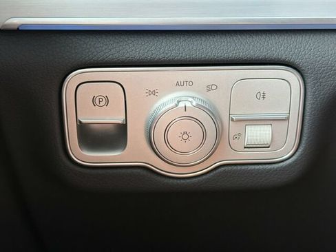 Certified 2025 Mercedes-Benz GLE 450 4MATIC image 35