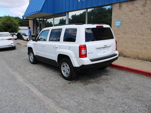 Used 2016 Jeep Patriot Sport w/ Power Value Group AWD/4WD image 4