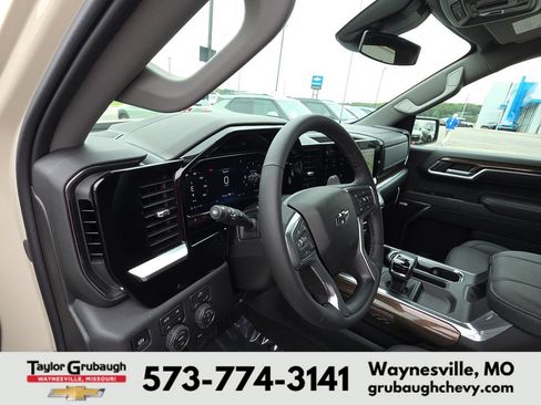 New 2026 Chevrolet Silverado 1500 RST w/ Convenience Package II AWD/4WD image 15