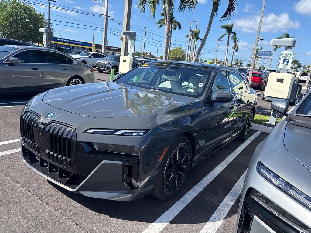Certified 2023 BMW i7 xDrive60 AWD/4WD image 10