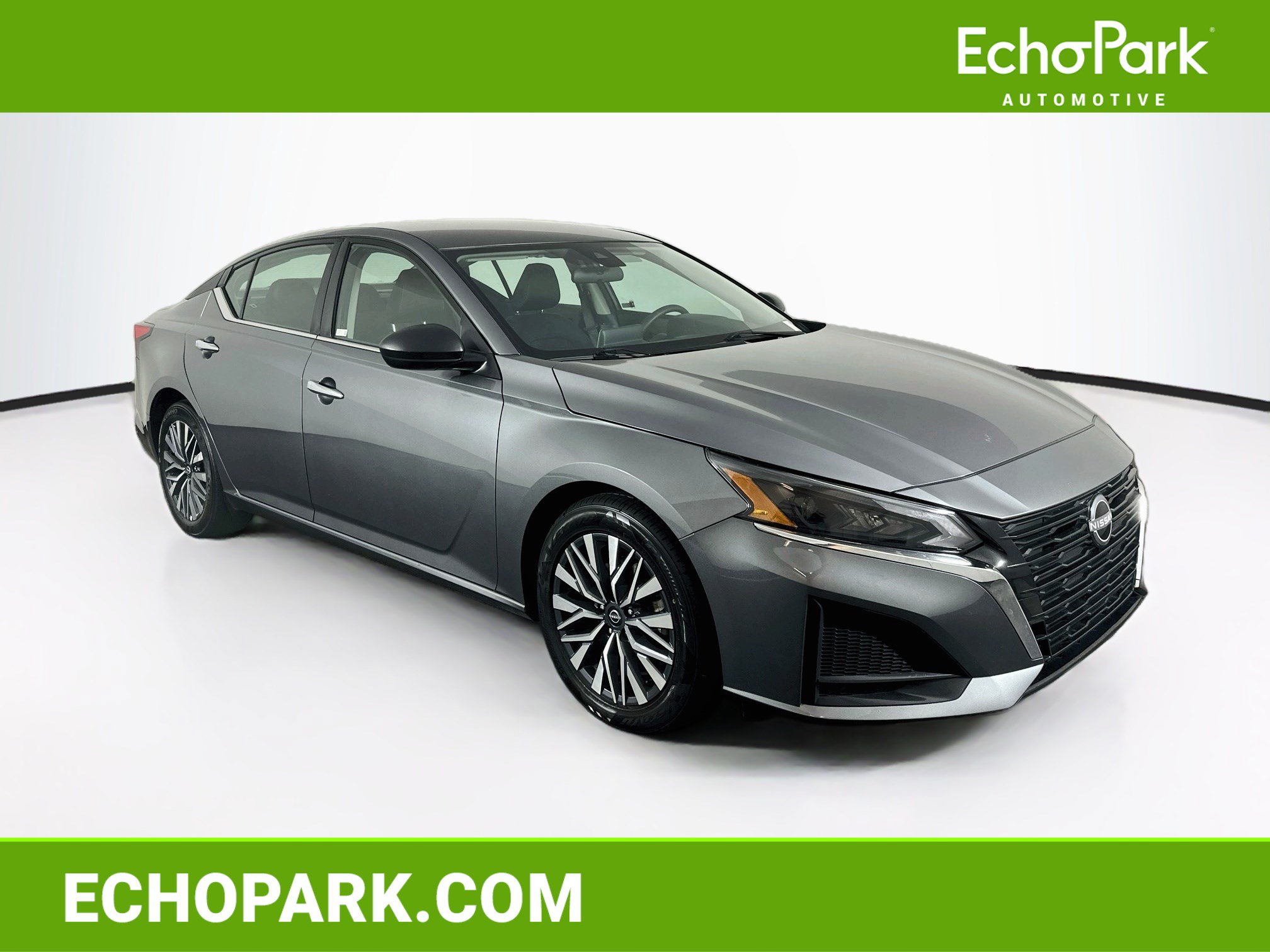 Used 2025 Nissan Altima 2.5 SV FWD image 1