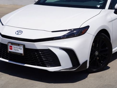 Used 2026 Toyota Camry SE FWD image 6