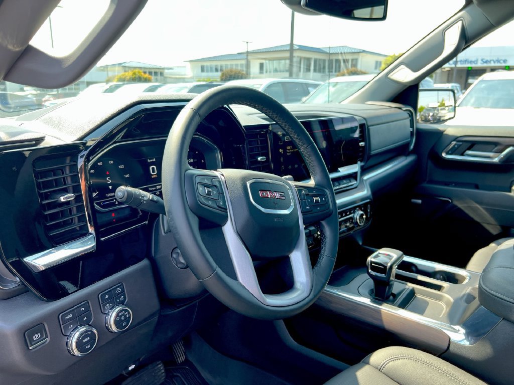 Used 2024 GMC Sierra 1500 SLT w/ SLT Premium Plus Package AWD/4WD image 10