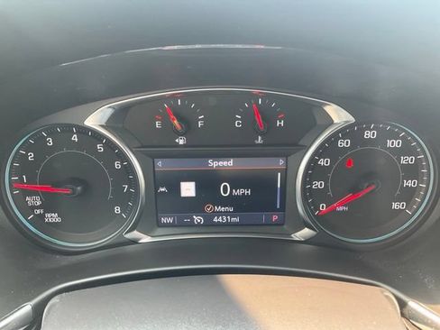 Used 2024 Chevrolet Equinox Premier AWD/4WD image 10
