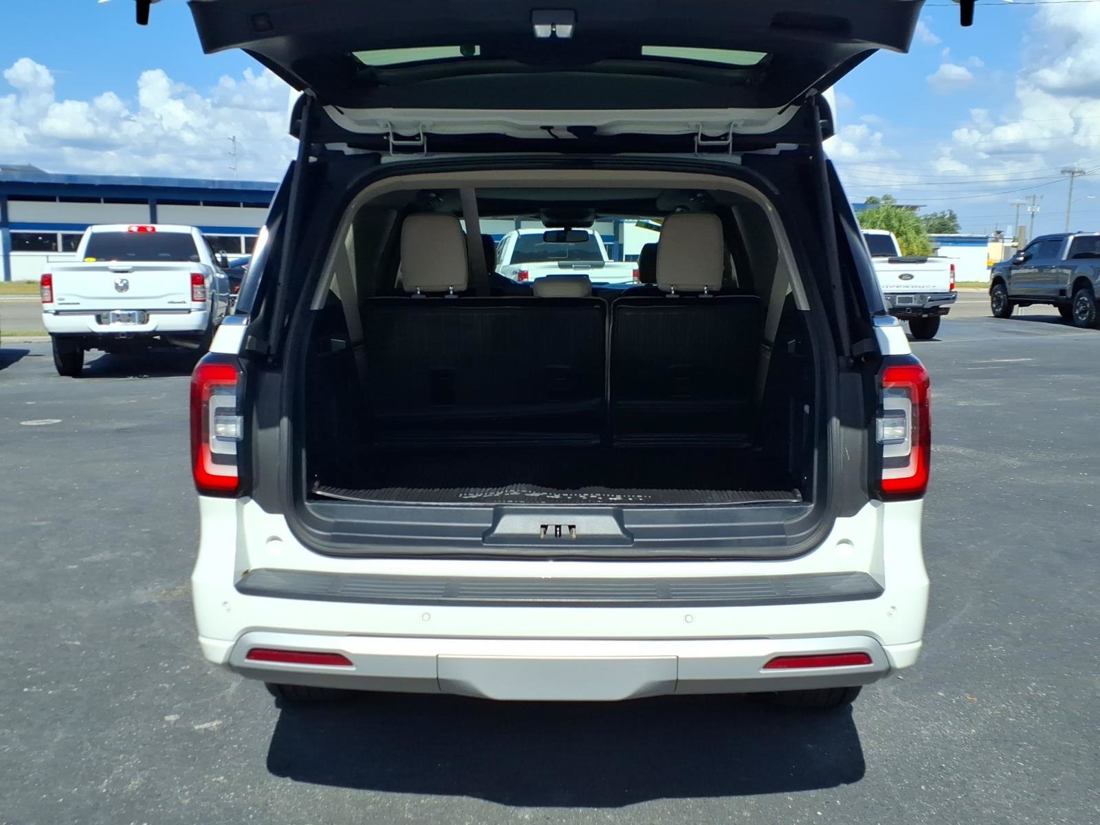 Used 2022 Ford Expedition Max Platinum AWD/4WD image 18