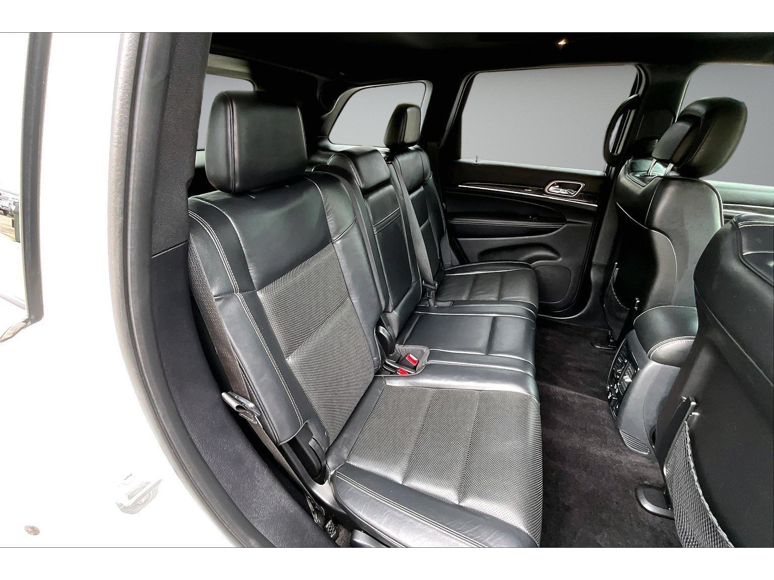 Used 2016 Jeep Grand Cherokee Overland AWD/4WD image 42