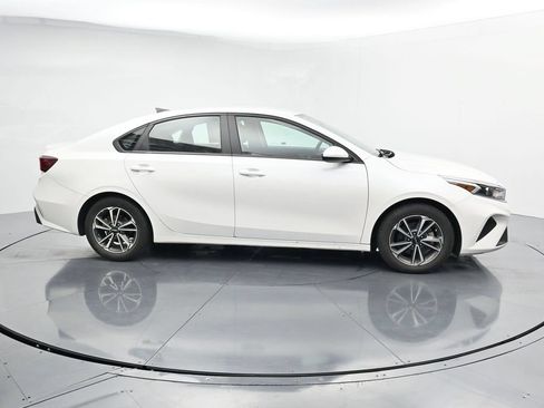 Used 2023 Kia Forte LXS FWD image 9