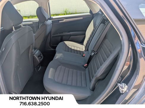 Used 2020 Ford Fusion SE FWD image 32
