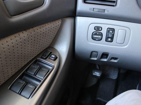 Used 2008 Toyota Sienna LE FWD image 12