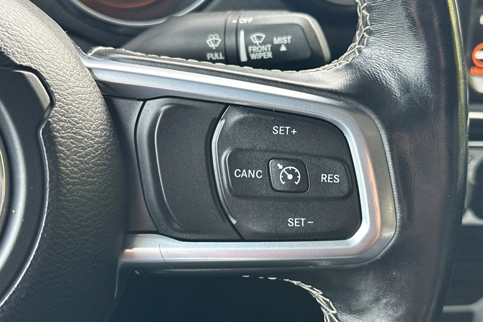 Used 2020 Jeep Gladiator Overland AWD/4WD image 28