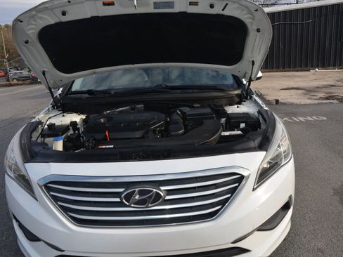 Used 2016 Hyundai Sonata SE w/ Cargo Package image 5