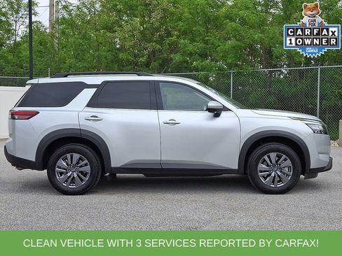 Used 2025 Nissan Pathfinder SV FWD image 10
