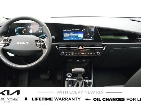 New 2026 Kia Niro EX FWD image 17