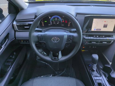 Used 2026 Toyota Camry LE FWD image 15