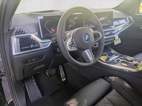 Used 2026 BMW X5 xDrive50e w/ M Sport Package AWD/4WD image 11
