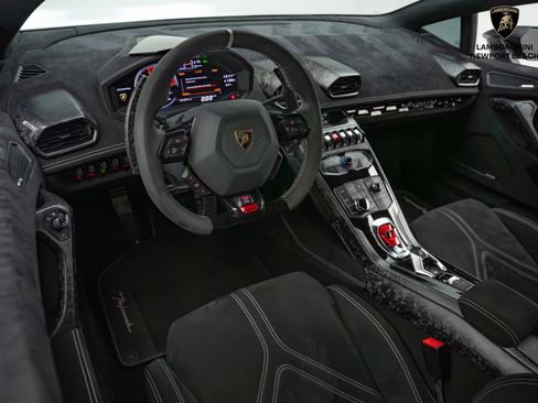 Used 2018 Lamborghini Huracan AWD/4WD image 21